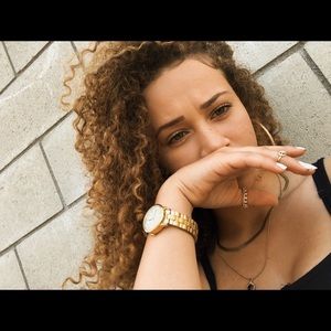 Meet your Posher, Janan